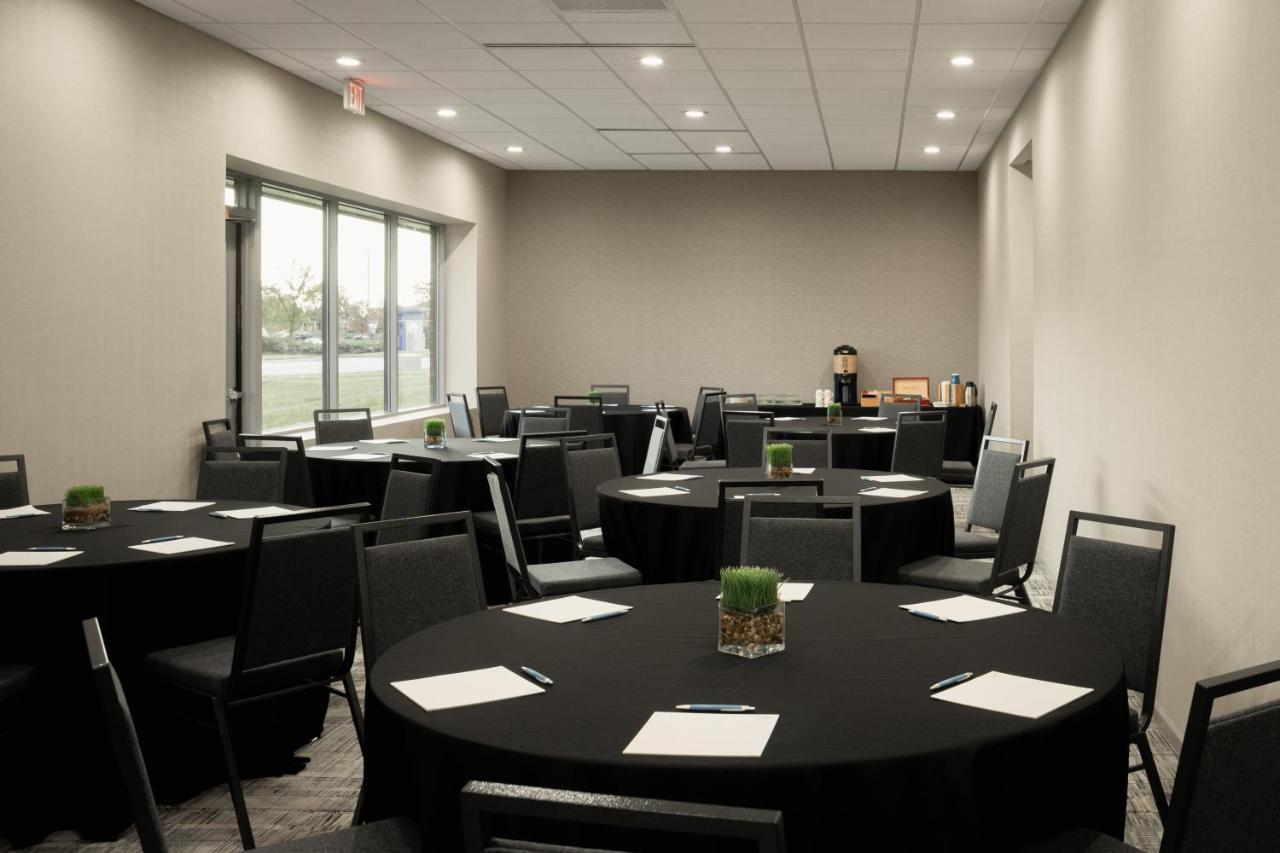 Four Points By Sheraton Milwaukee North Shore Brown Deer Екстериор снимка
