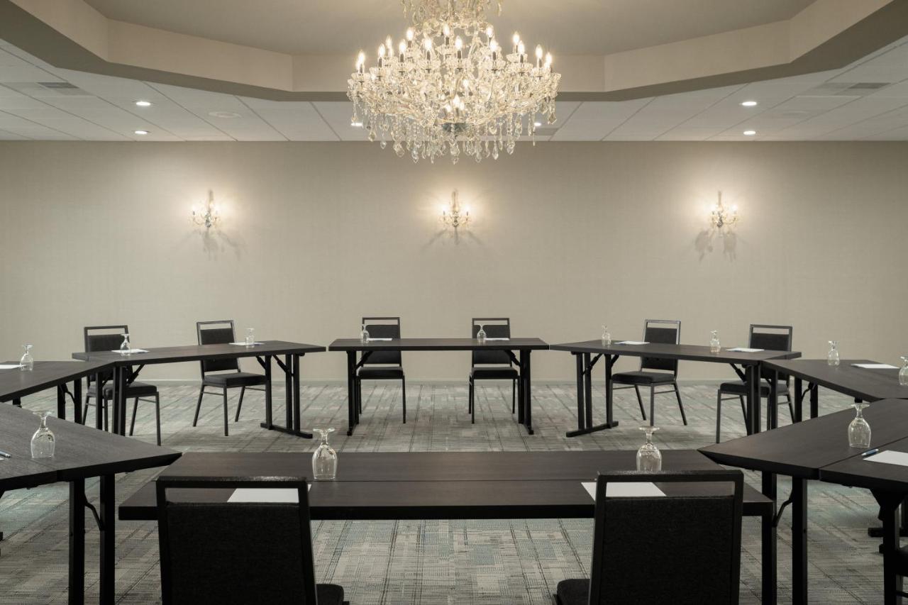 Four Points By Sheraton Milwaukee North Shore Brown Deer Екстериор снимка