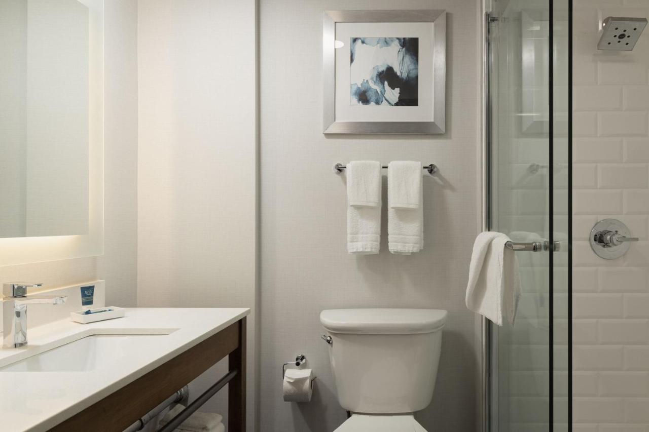 Four Points By Sheraton Milwaukee North Shore Brown Deer Екстериор снимка