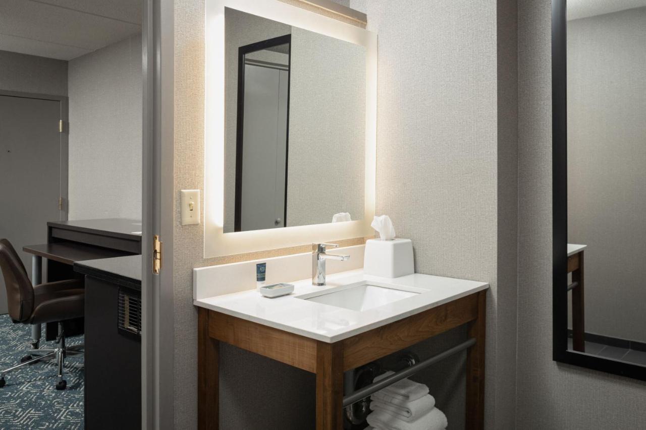 Four Points By Sheraton Milwaukee North Shore Brown Deer Екстериор снимка