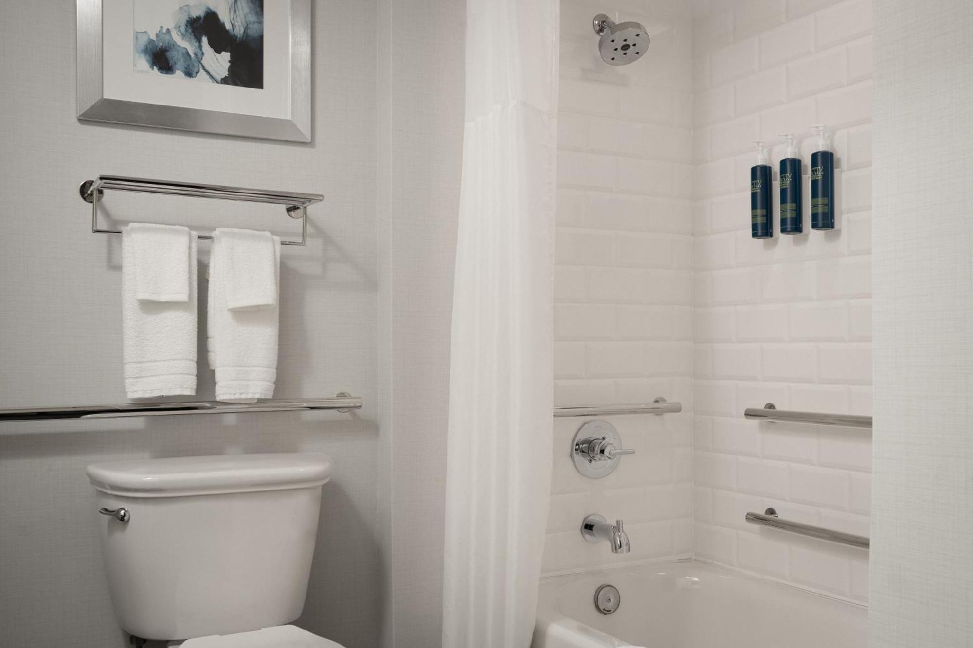 Four Points By Sheraton Milwaukee North Shore Brown Deer Екстериор снимка
