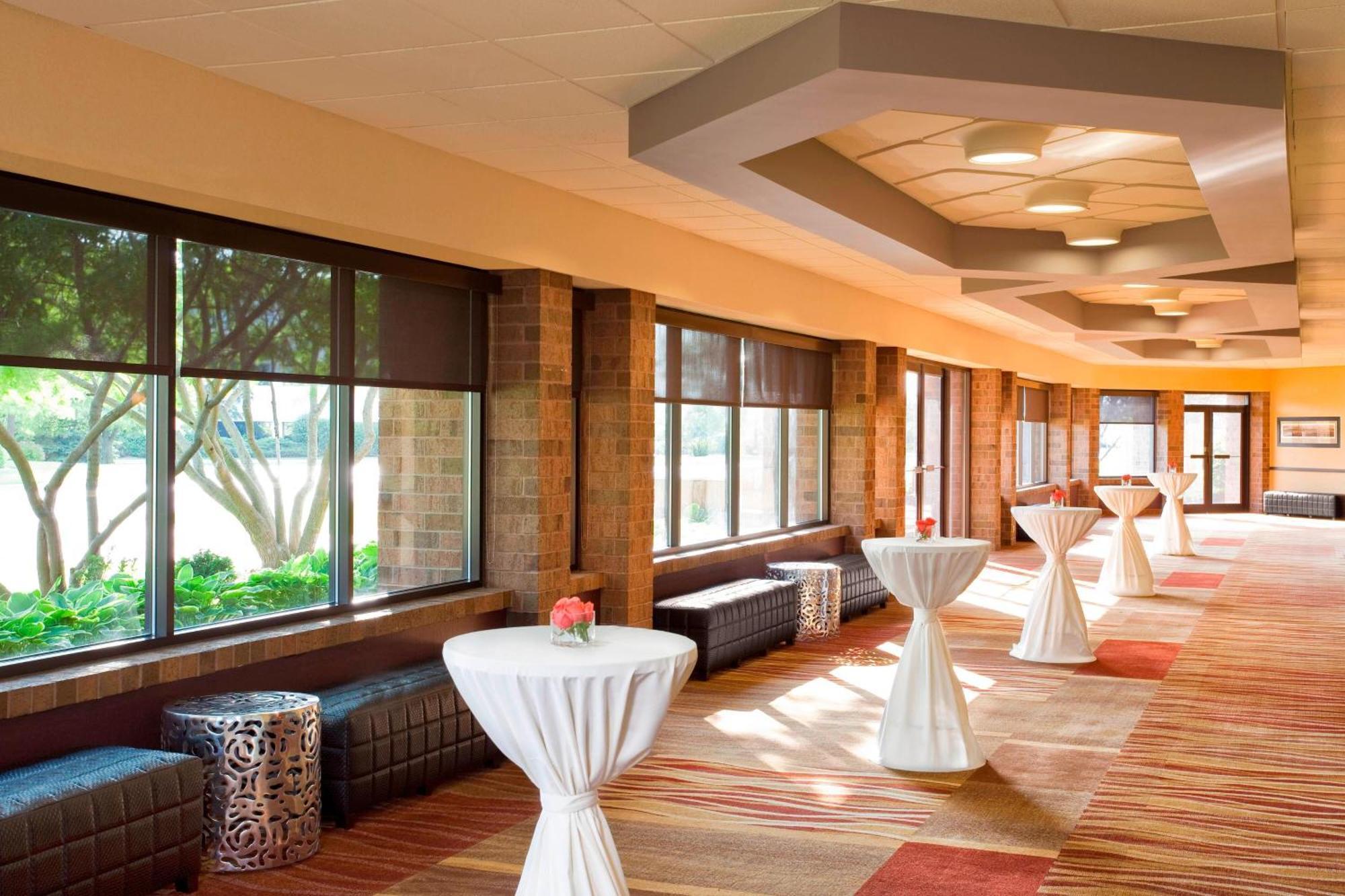 Four Points By Sheraton Milwaukee North Shore Brown Deer Екстериор снимка