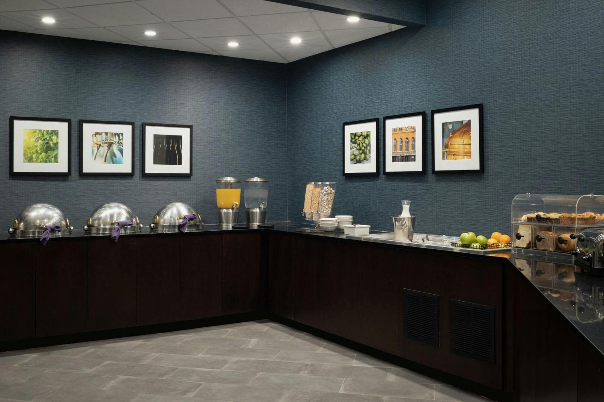 Four Points By Sheraton Milwaukee North Shore Brown Deer Екстериор снимка