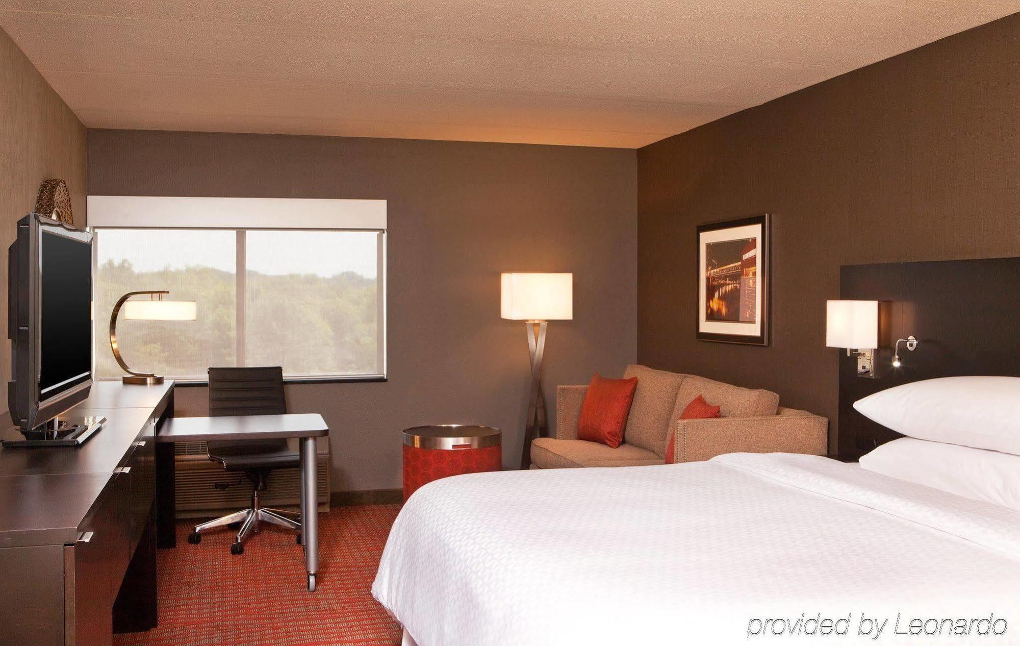 Four Points By Sheraton Milwaukee North Shore Brown Deer Екстериор снимка